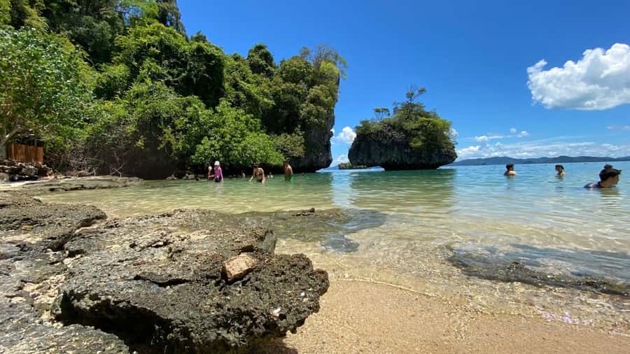 Krabi: Hong Islands Full-Day Private Speedboat Charter Tour - Price and value: what $556 includes, plus the real extras