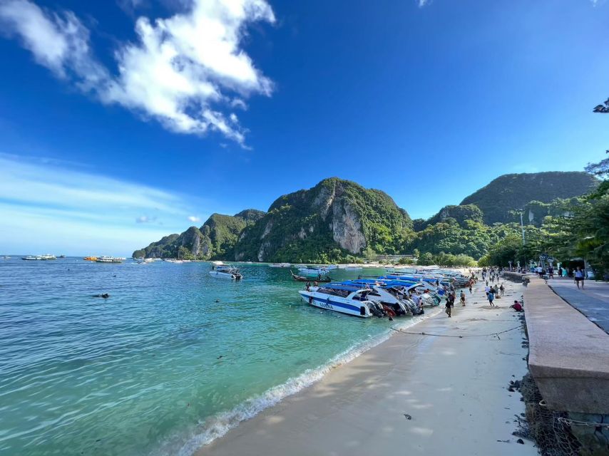 Krabi: One Day Phi Phi Island by speed boat ( Join ) - Phi Phi Don lunch: What a buffet on the island feels like