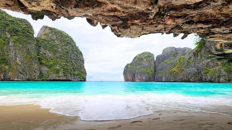 Krabi: Phi Phi Early Bird & 4 Island by Speedboat with Lunch - Lunch at Phi Phi Arida Restaurant: value, taste, and dietary options