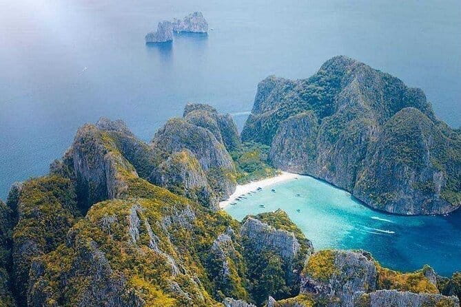 Krabi: Phi Phi, Maya Bay, Bamboo Island Speedboat Tour with Lunch - Stop-by-stop walkthrough: Phi Phi Don, Phi Phi Lee, Viking Cave, Monkey Beach, Bamboo Island