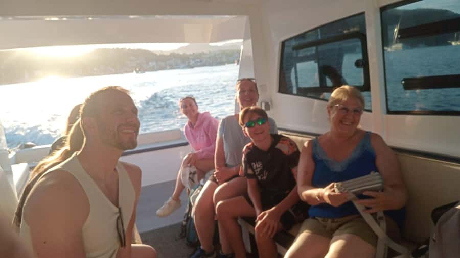 Labuan bajo: One Day Komodo Private & Shared Speedboat Trip - Boat comfort and crew style: what makes the day run smoother