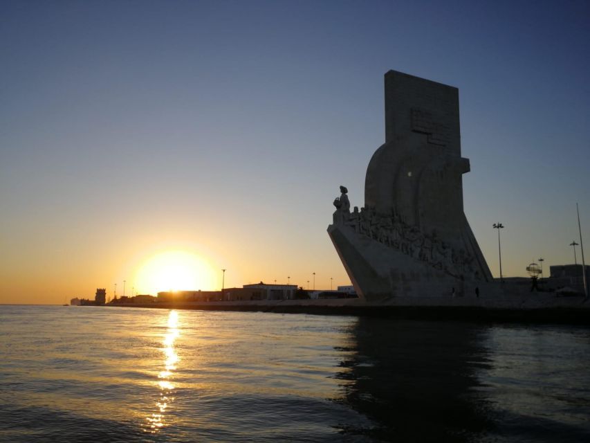 Lisbon Speedboat Sunset with Monuments Sightseeing - Getting started: meeting at Doca de Santo Amaro (Door 3 / Gate 3)
