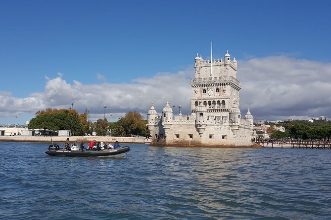 Lisbon: Sunset SpeedBoat Tour - Starting Under the 25 de Abril Bridge: The First Wow
