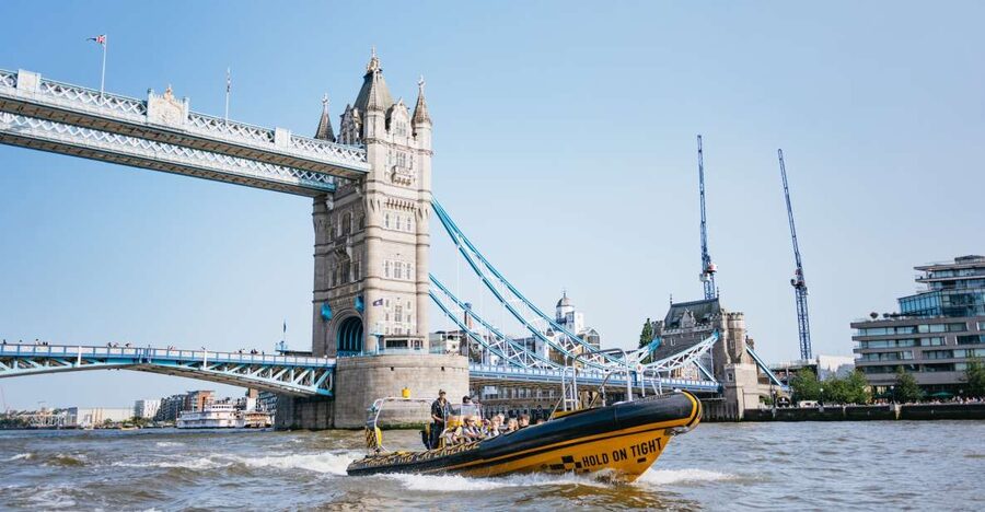 London: 45-Minute Speedboat Sightseeing Tour - Speed Meets London: What the 45 Minutes Really Feels Like