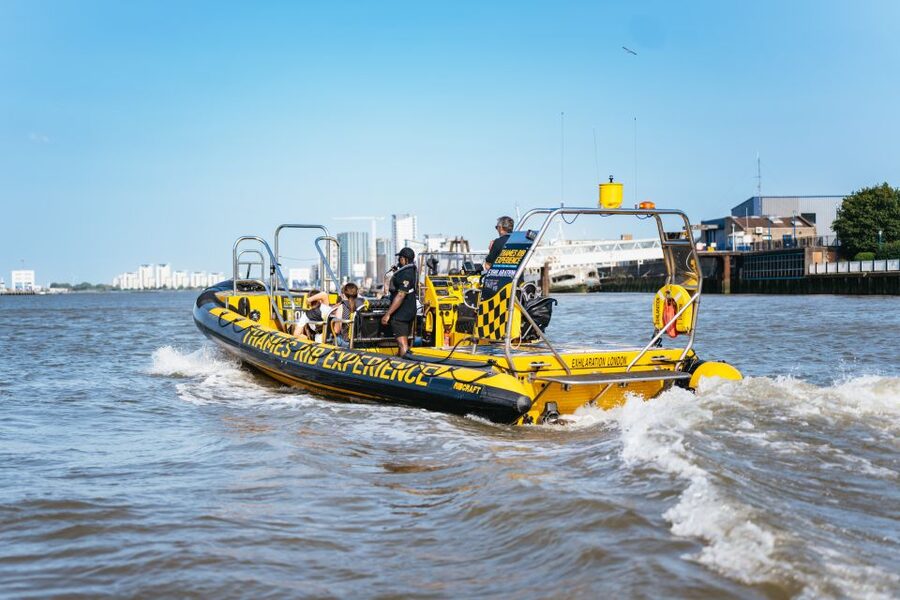 London: 45-Minute Speedboat Sightseeing Tour - Picking Your Start: Embankment vs Westminster Pier