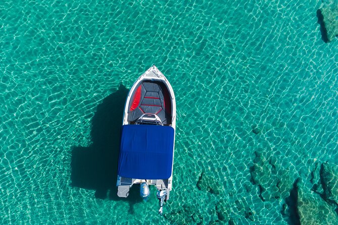 Luxury Speedboat Cruise to Shipwreck and Blue Caves - A private 5-hour speedboat that packs in the best of Zakynthos water time