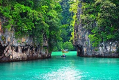 Luxury Speedboat : Day trip to PhiPhi with National Park fee - The speedboat day rhythm: breakfast, then viewpoint hopping