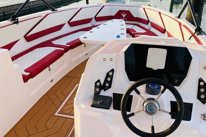 Luxury Sport Speed Boat Rental in Dubai - Price and value: what $390.80 per group buys you