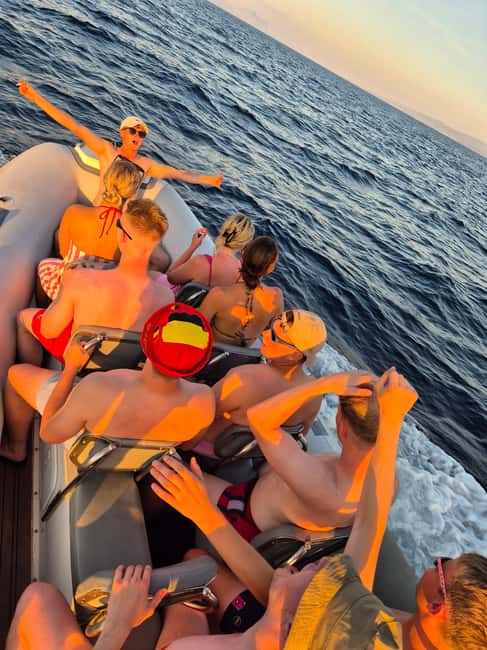 Magnific blue lagoon,speed boat towels included - Included perks that actually matter