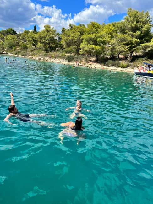 Magnific blue lagoon, speed boat water, wine&towels included - Should you book the Magnific Blue Lagoon speedboat tour?