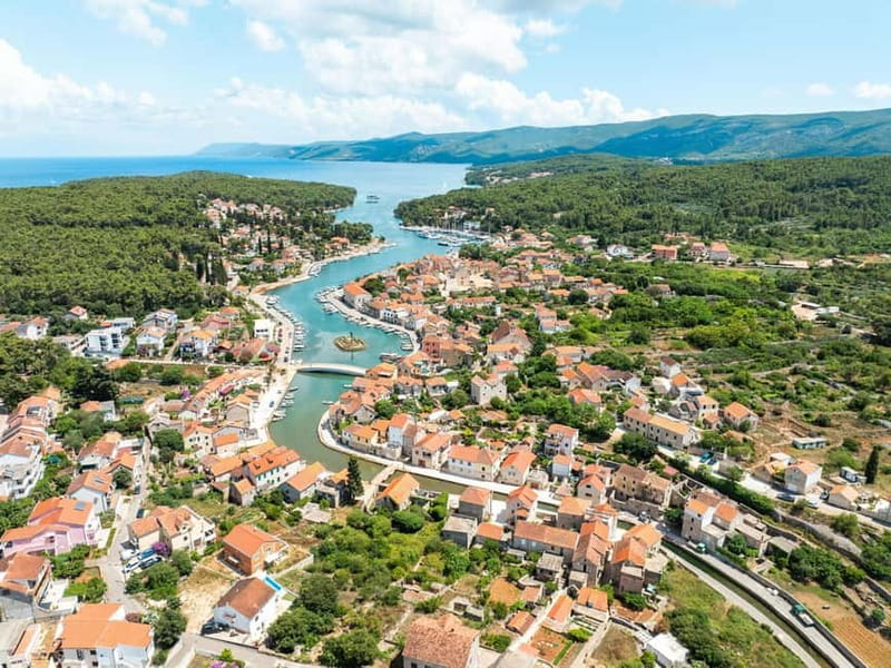 Makarska: 3-Island Speedboat Golden Horn & Blue Lagoon Tour - Vrboska on Hvar: canals, cafés, and that Little Venice feel