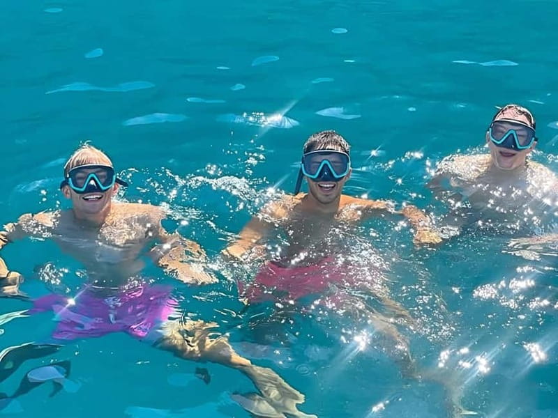 Makarska: 3-Island Speedboat Golden Horn & Blue Lagoon Tour - What the boat experience feels like on a 12-person max day