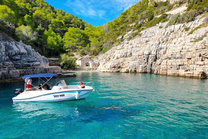 Makarska: 3-Island Speedboat Tour with Cave and Blue Lagoon - What to bring (and what to skip) for a smoother water day