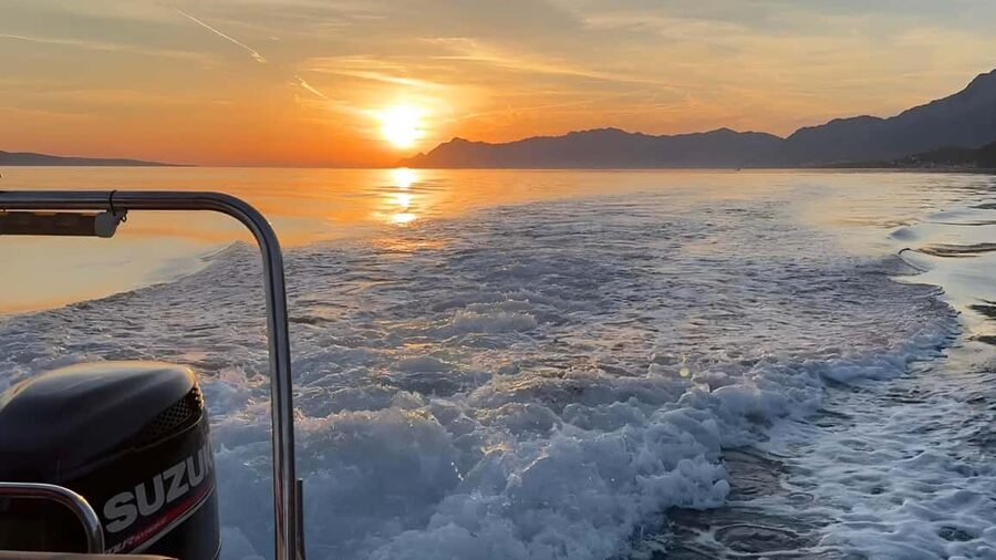 Makarska: Speedboat Sunset Tour to hidden bay on island Brač - Why a 90-Minute Sunset Boat Ride From Makarska Works So Well