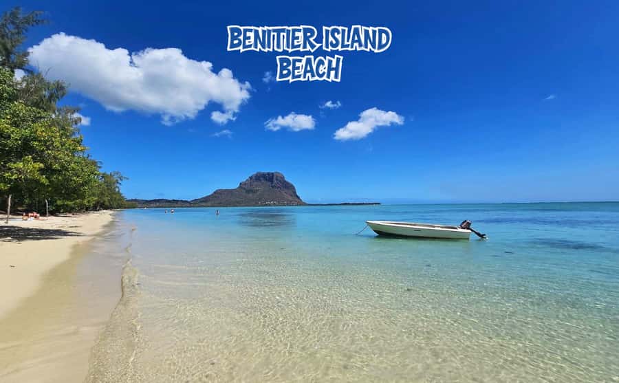 Mauritius: Benitier Island - Swim Dolphins - Speedboat & BBQ - Île aux Bénitiers (Benitier Island): the calm finale with shallow turquoise water