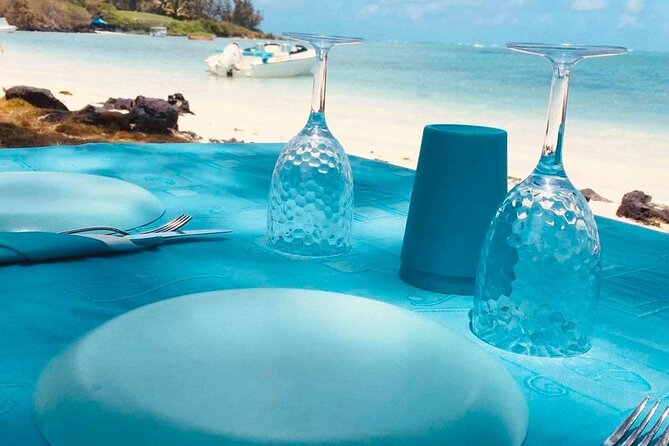 Mauritius : Ile Aux Cerfs 3 islands Speed Boat Trip with BBQ - Drinks, guides, and the real group size you should expect
