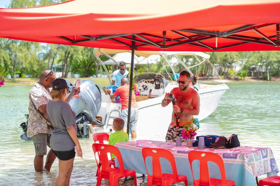 Mauritius: Speedboat Ile aux Cerfs, GRSE Waterfall, BBQ, Bar - Cabane du pêcheur meeting point: parking, guide time, and what to pack