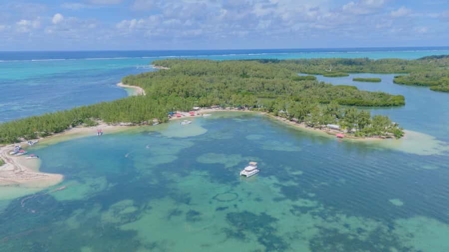 Mauritius: Speedboat Ile aux Cerfs, GRSE Waterfall, BBQ, Bar - Who this tour suits best (and who should think twice)
