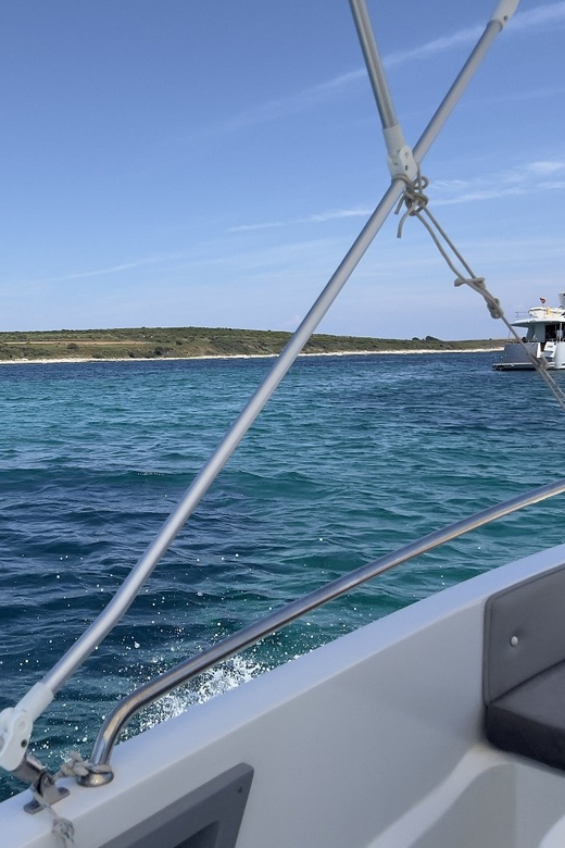 Medulin: Morning on Speedboat with Cave & Island Snorkeling - Quick takeaways before you go