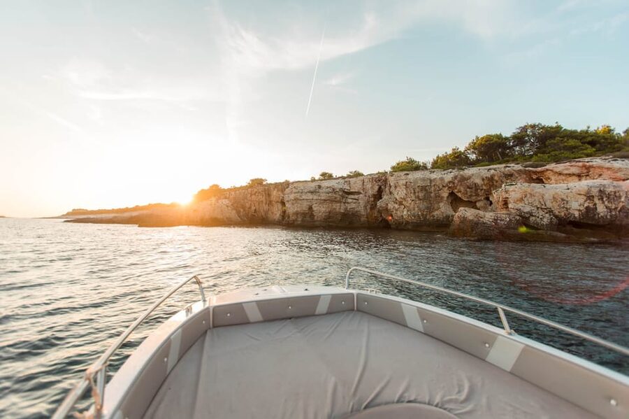 Medulin: Sunset on Speedboat with Lighthouse and Wine - Cape Kamenjak Run: Fast Views, Wild Cliffs, and Quick Photos