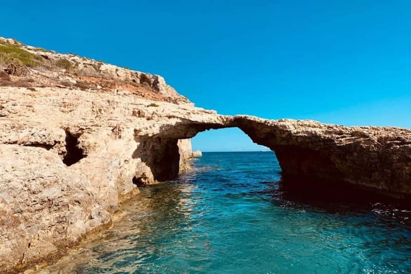 Mellieha: 1:00pm Speedboat round Comino Caves 2h Blue Lagoon - The route: speedboat freedom from Blue Waves Watersports