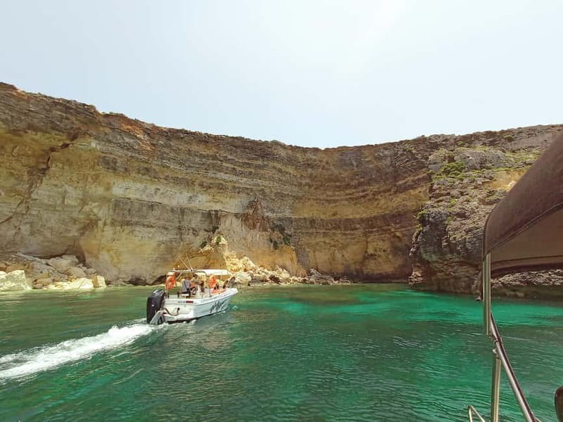 Mellieha: 1:00pm Speedboat round Comino Caves 2h Blue Lagoon - Blue Lagoon: 2 hours that can feel like the real trip