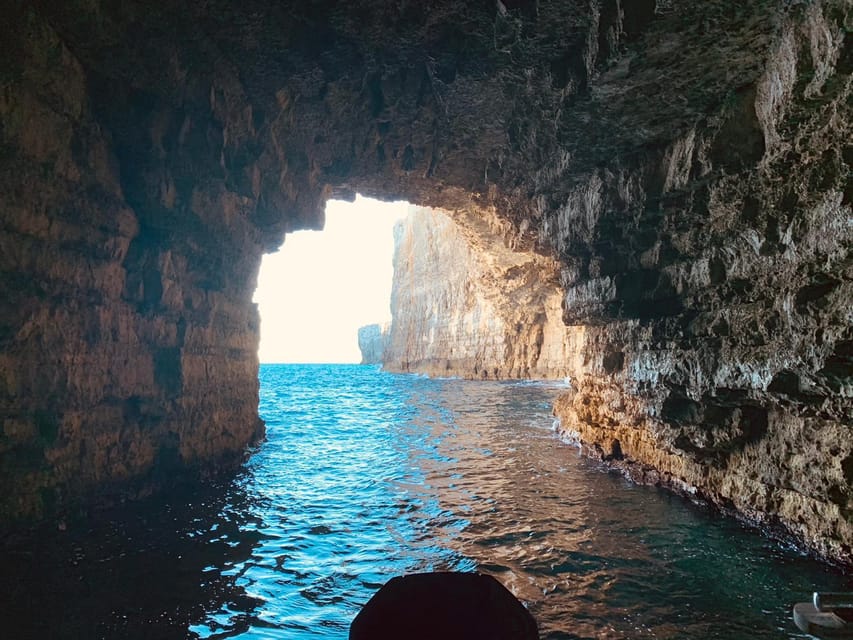 Mellieha: Speedboat Trip Round Comino Caves 2h @ Blue Lagoon - From Blue Waves Watersports to Marfa Bay: Set-Up and First Glimpses