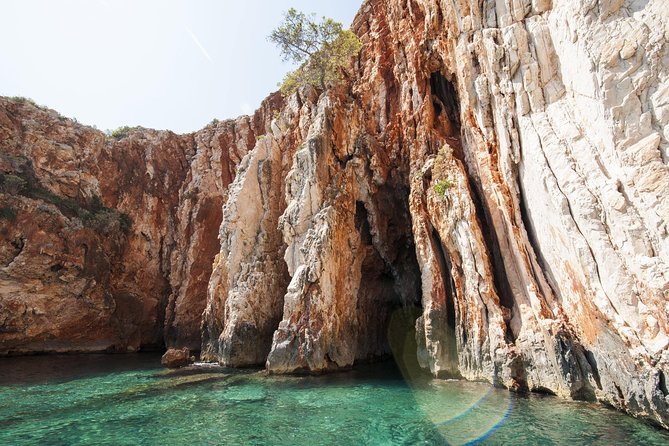 Mesmerizing Hvar speed boat tour with optional wine tasting - Wine Tasting with a Sea-Bottom Cellar