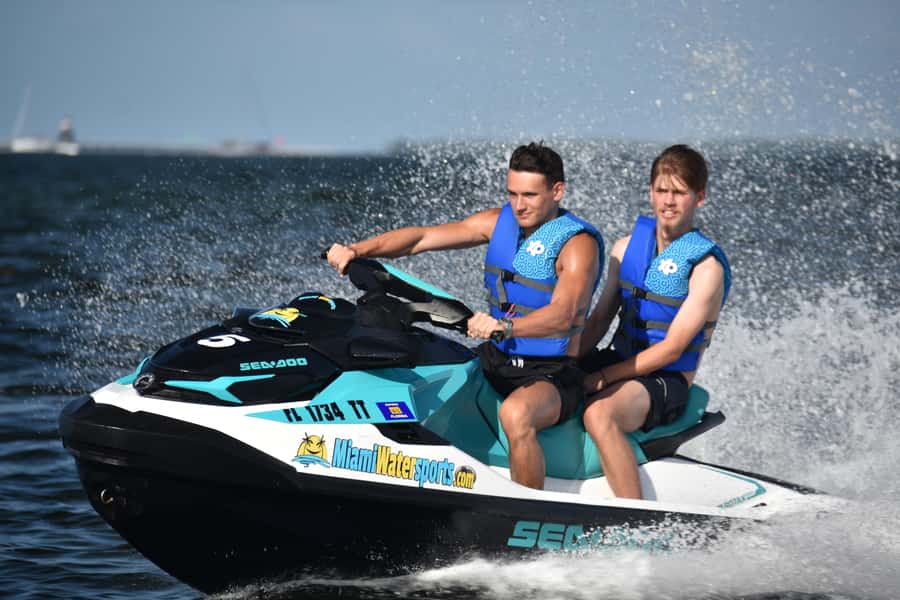 Miami: Jet Ski and SpeedBoat - The 1-Hour Ride: Skyline Speed in Calm, Shallow Water