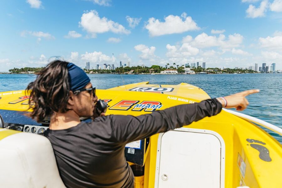 Miami: Sightseeing Speedboat Tour - From Bayside Marketplace to the Atlantic: How the 45 Minutes Unfold