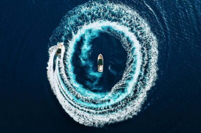 ❖ Milos: Private Speedboat Tour—Kleftiko Sarakiniko Poliegos - Choosing Round, South, or North: the stops that shape your day
