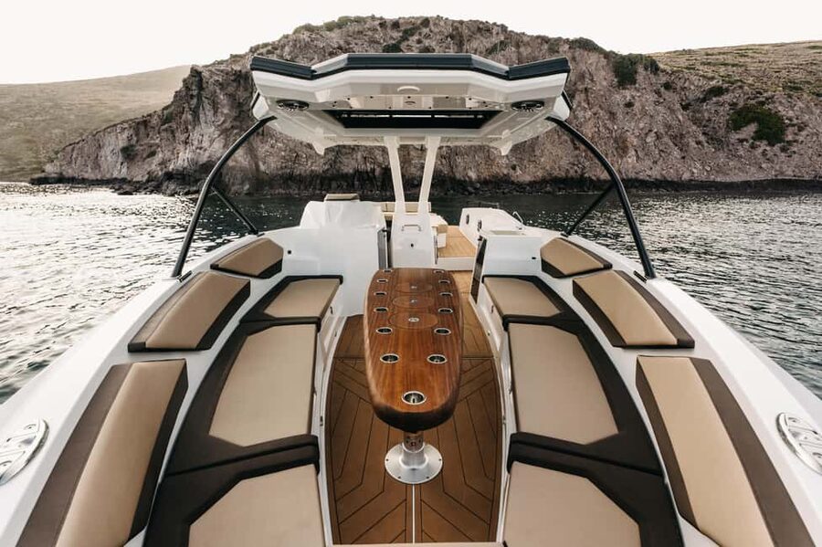 ❖ Milos: Private Speedboat Tour—Kleftiko Sarakiniko Poliegos - Price and value: what you pay for, and what can cost extra