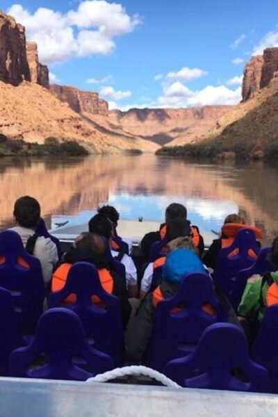 Moab: 1-Hour Colorado River Speed Boat Tour - Getting to 1861 N Hwy 191: Parking, the Dock, and the Step Factor