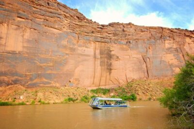 Moab: 3-Hour Jet Boat Tour to Dead Horse Point State Park - Getting to the dock: 1861 N Hwy 191 and the stairs reality