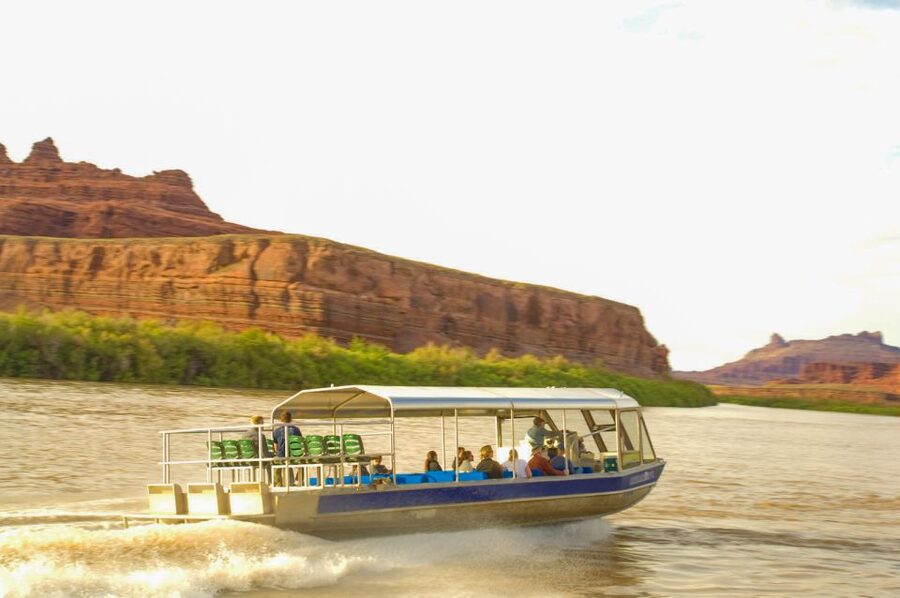 Moab: 3-Hour Jet Boat Tour to Dead Horse Point State Park - Comfort, heat, and wind: how to dress for a jet boat day