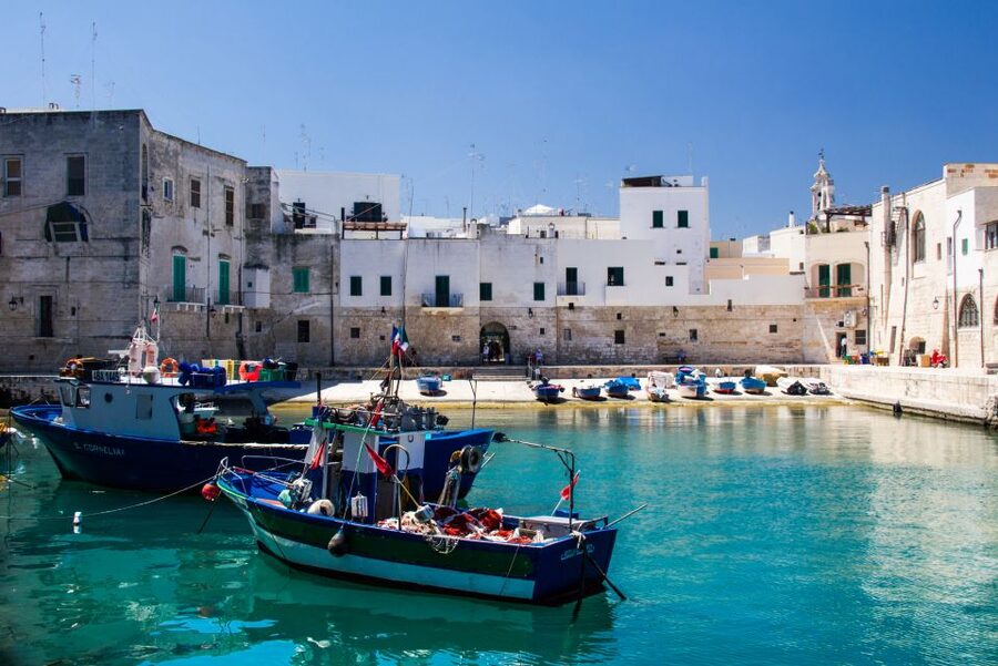 Monopoli: Private Sightseeing Speedboat Tour with Champagne - Duration realities: how to think about a 4 to 8 hour speedboat day