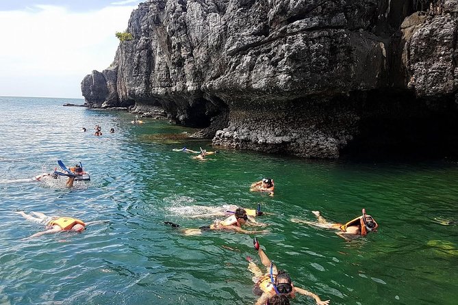 Mr. Tu Day Trip to Angthong Marine Park by Speed Boat from Koh Samui - Ko Mae Ko and the Emerald Lake hike view