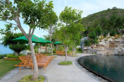 Nha Trang Speedboat Tour Plus Mud Bath On Hon Tam Island - The Starting Point: Central Pickup and a Calm Lead-In