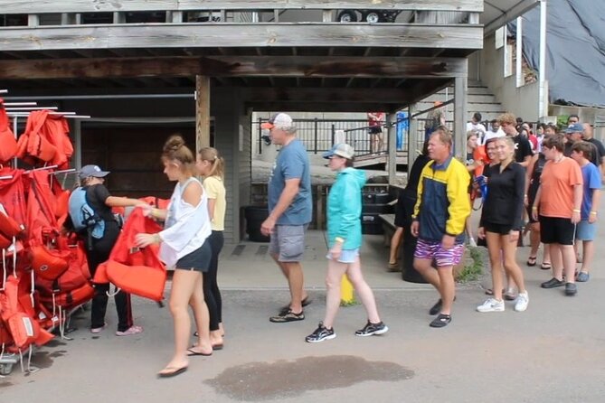 Niagara Falls USA, Open-Top (Wet) Jet Boat Tour - Who runs the show: narration, energy, and real names you might hear