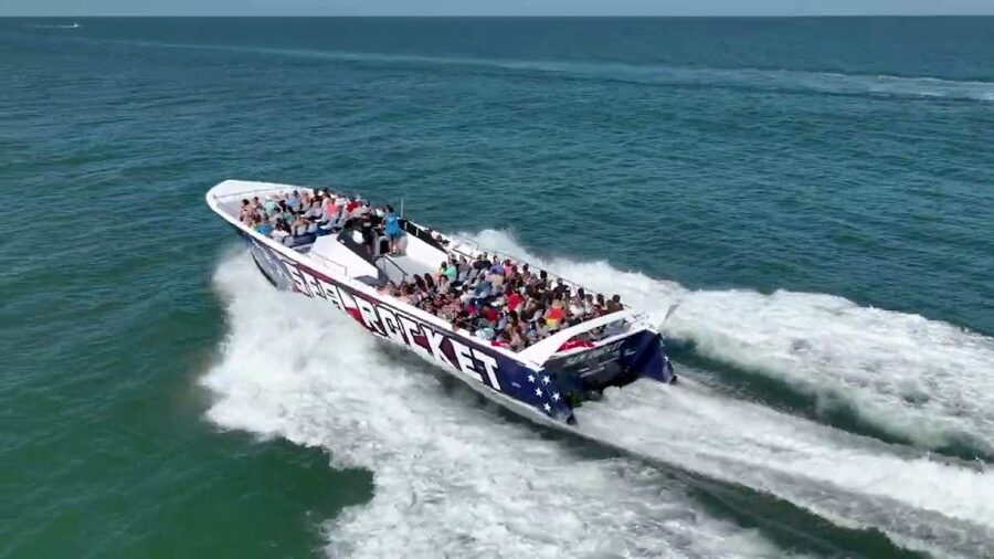 Ocean City, MD: Coastal Speedboat Tour with Dolphin Spotting - Getting Wet and Staying Comfortable on a Speedboat