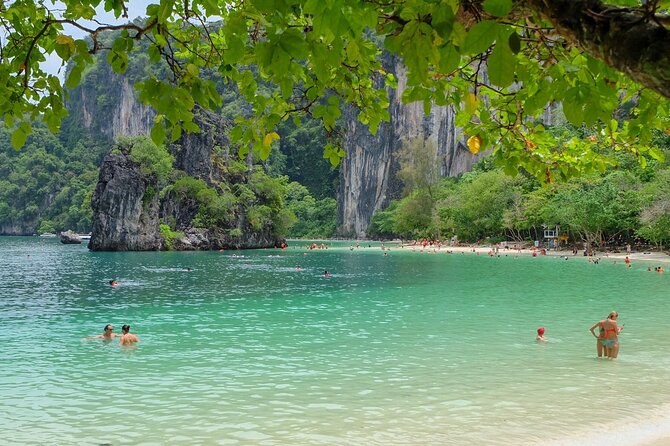 One-Day Tour at Hong Islands by Speedboat from Krabi - Gear, safety, and snorkeling habits that make a difference