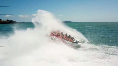 Paihia: Bay of Islands 30-minute Adventure Jet Boat Trip - The Bay of Islands Route: Russell, Tapeka Point, Motoroa, and Waitangi