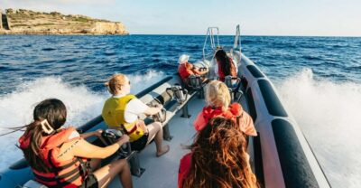 Palma Bay: 1-Hour Speedboat Adventure - From Playa del Arenal to the Water: Getting Started Fast