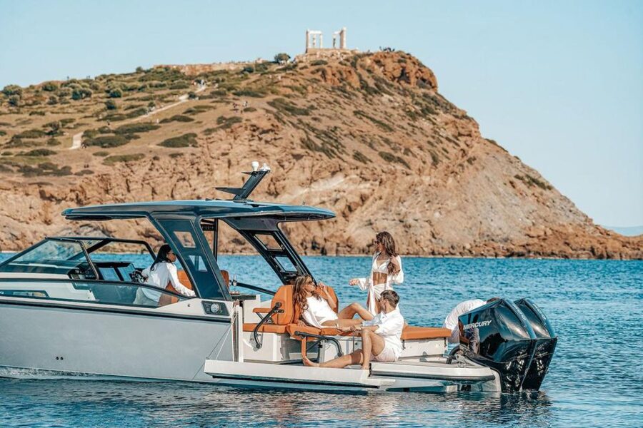 Paros: Private Paros and Antiparos Luxury Speedboat Tour - Faneromeni beach: a calmer pace for another swim hour