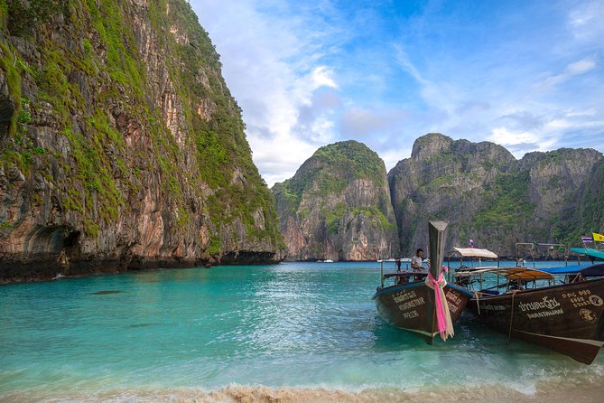 Phi Phi 6: Amazing trip by speedboat, start at Sunrise - Snorkeling equipment included: how to get the most from it