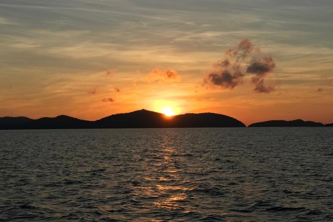 Phi Phi Early Bird Premium Tour by Speed Boat with Lunch - Piley Lagoon at Pileh Bay for 45 minutes: short swim, big payoff