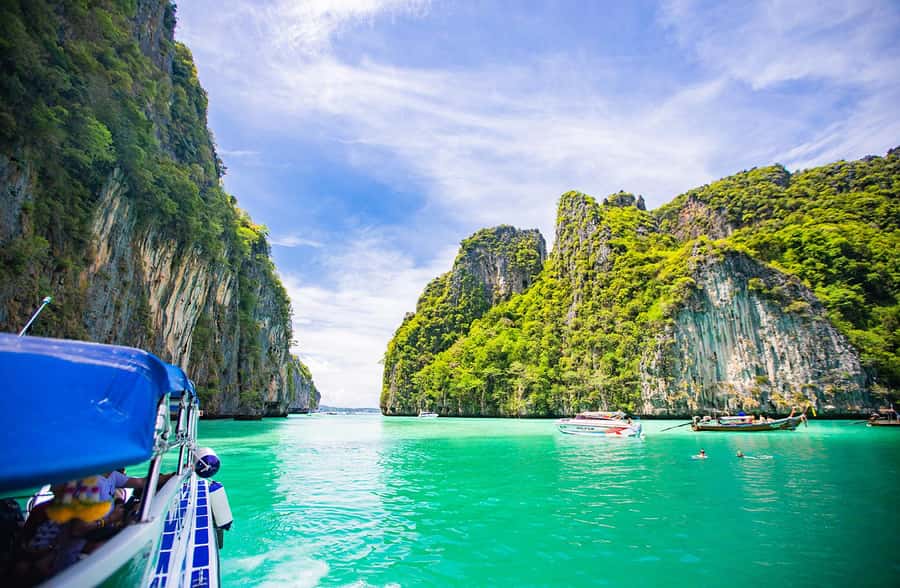 Phi Phi: Full-Day Phi Phi Islands & Sunset Tour by Speedboat - Speedboat Run: 30 Minutes That Sets the Tone