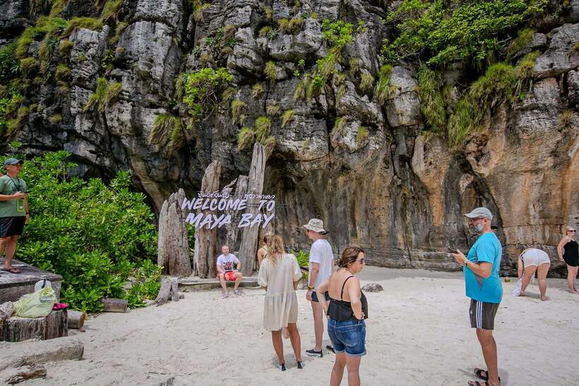 Phi Phi : Half Day By Speed Boat 4 hours Phi Phi Lay - Viking Cave: viewpoint stop plus real water time in front