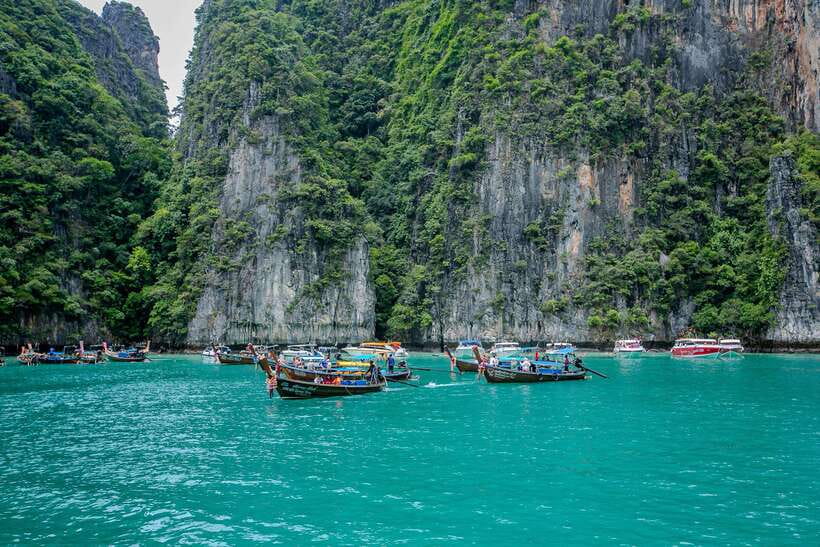 Phi Phi : Half Day By Speed Boat 4 hours Phi Phi Lay - Maya Bay: the big-name beach, guided focus, and a break built in
