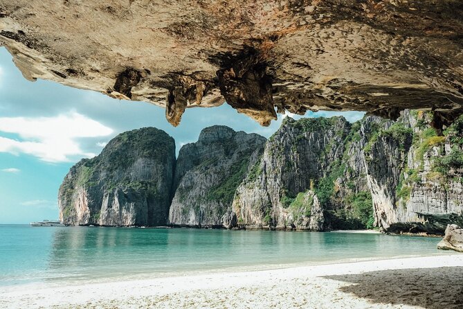 Phi Phi Islands and Maya Bay Tour by Speedboat from Krabi - Snorkeling gear and Thai lunch: The day’s energy plan